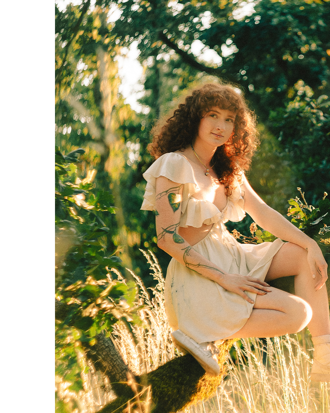 Emotive Creative Portraits of Twin Sisters at Golden Hour — photograph 17 of 20